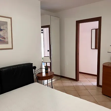 Appartement Via Lario 3 Met Balkon *