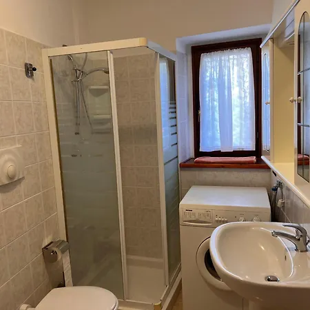 Appartement Via Lario 3 Met Balkon Acquaseria